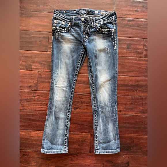 Miss Me Capri 28 - Picture 2 of 4